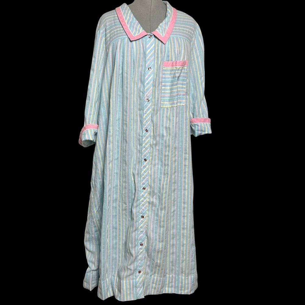 Vintage Models Coat Pastel Striped Button Front House Dress Robe Duster